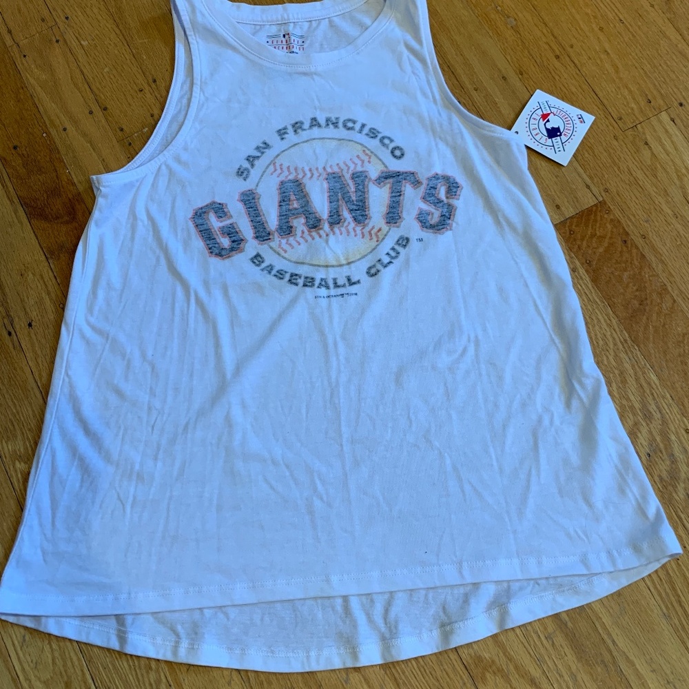 NWT- Womens Graphic “SF Giants” Team logo